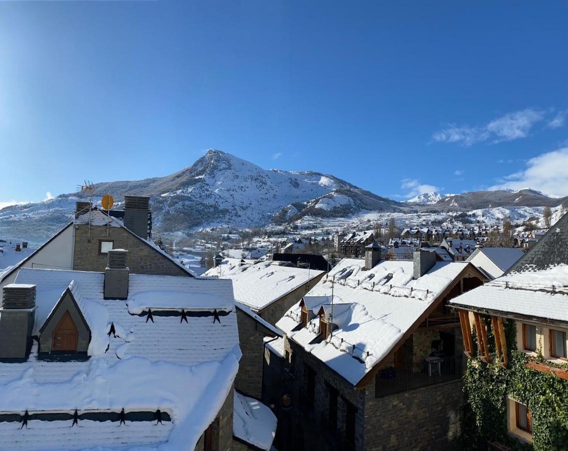 Esplendido Atico En Sallent Con Vistas ซาเยนต์ เด กาเยโก ภายนอก รูปภาพ