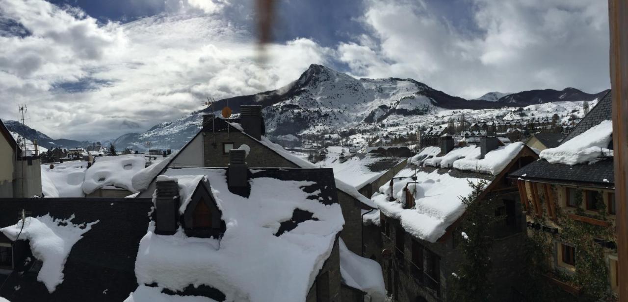 Esplendido Atico En Sallent Con Vistas ซาเยนต์ เด กาเยโก ภายนอก รูปภาพ