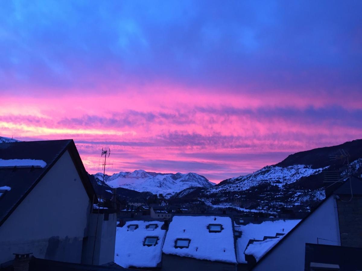 Esplendido Atico En Sallent Con Vistas ซาเยนต์ เด กาเยโก ภายนอก รูปภาพ